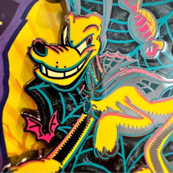 NWT. Pluto in Halloween cape
Laser print elements
Mickey icon pin back - Picture 5 of 11